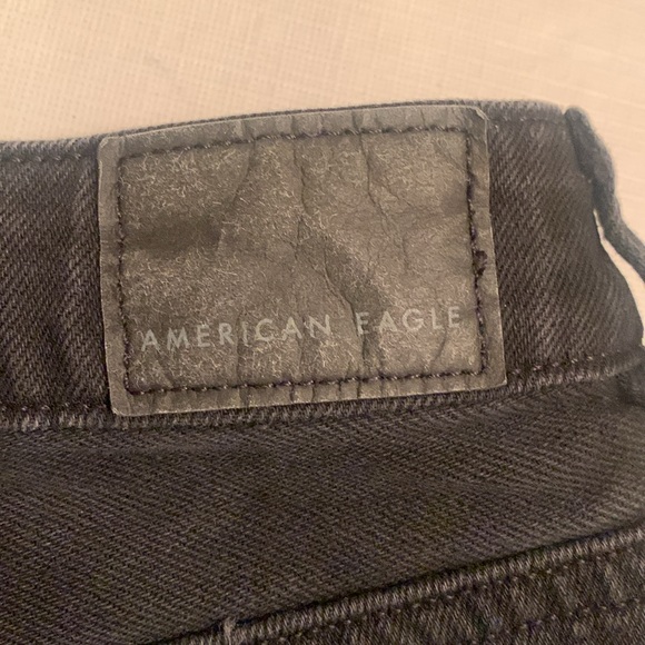 American Eagle Size Mom Straight Jean. Size 8 - Picture 10 of 10